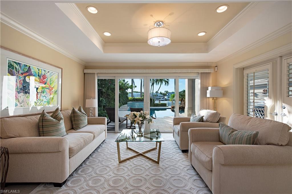 AQUALANE SHORES - Residential