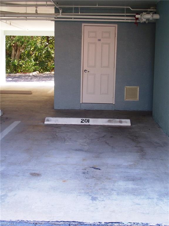 CAPTAINS BAY SOUTH - Residential