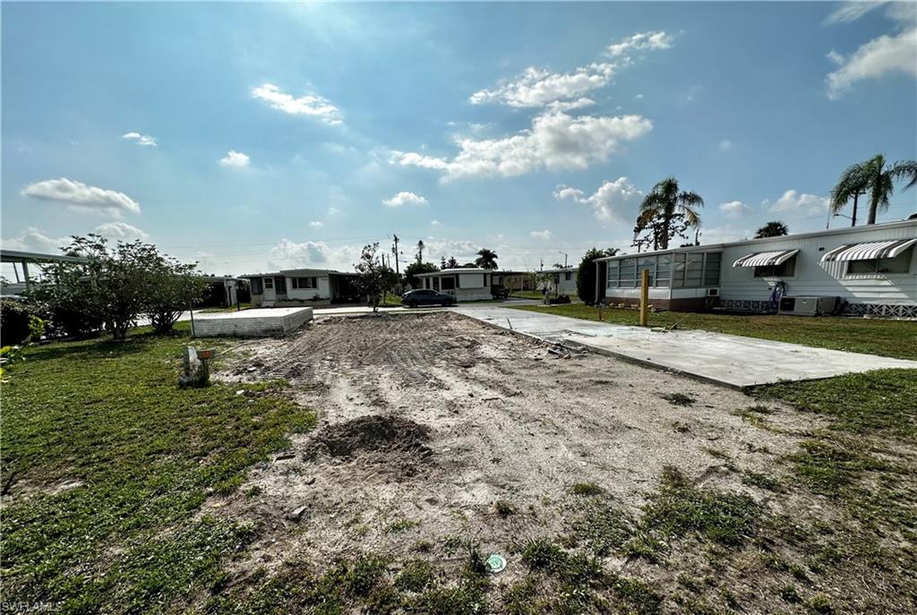 LAZY DAYS MOBILE VILLAGE - Land