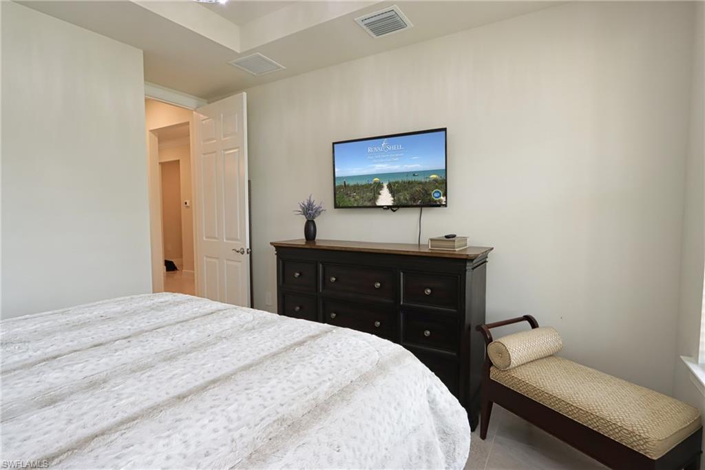 GREYHAWK AT GOLF CLUB OF THE EVERGLADES - Residential Lease