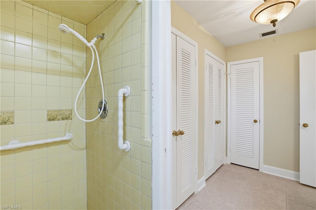 STRATFORD PLACE CONDO - Residential