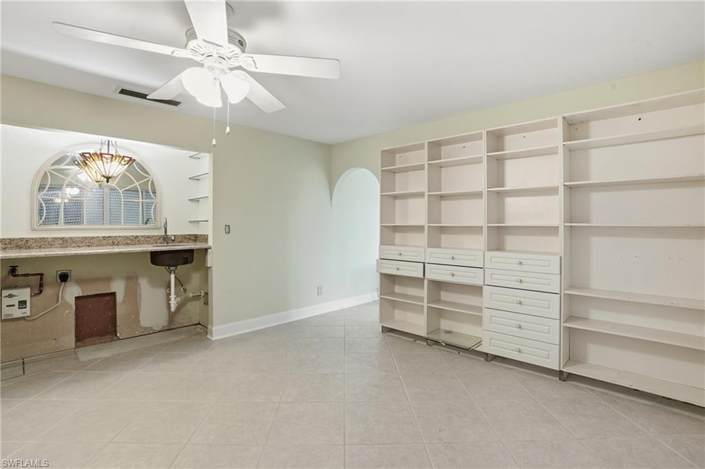 STRATFORD PLACE CONDO - Residential