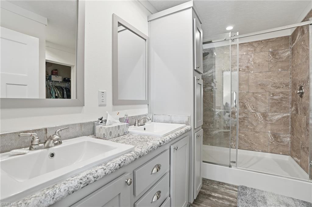 BAYSIDE ESTATES - Residential