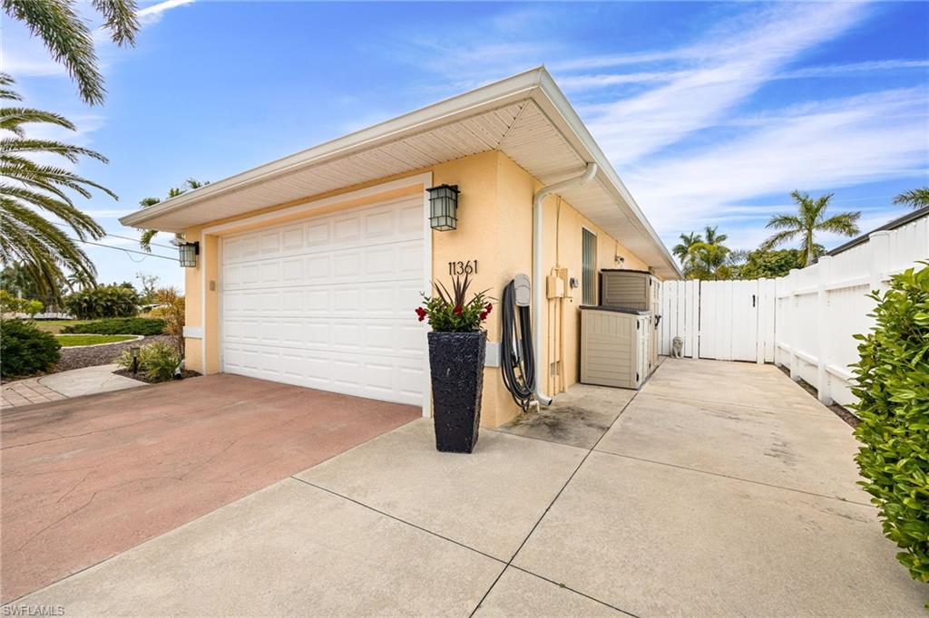 CHARLOTTE SHORES - Residential