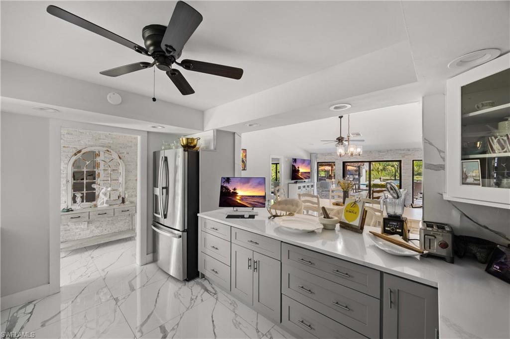 OAKES ESTATES - Residential Lease