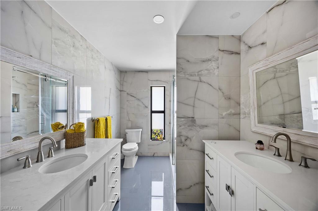 OAKES ESTATES - Residential Lease