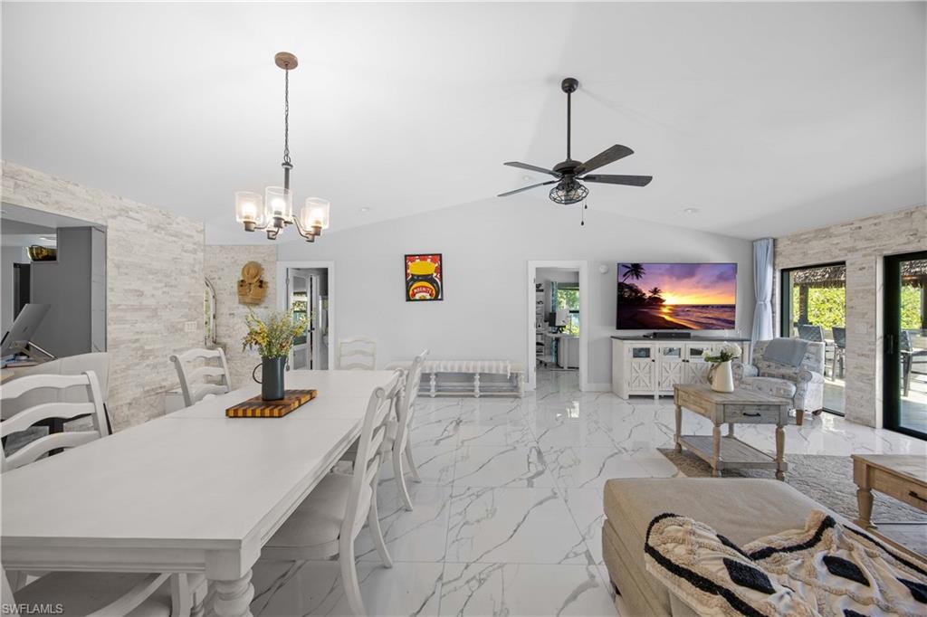 OAKES ESTATES - Residential Lease