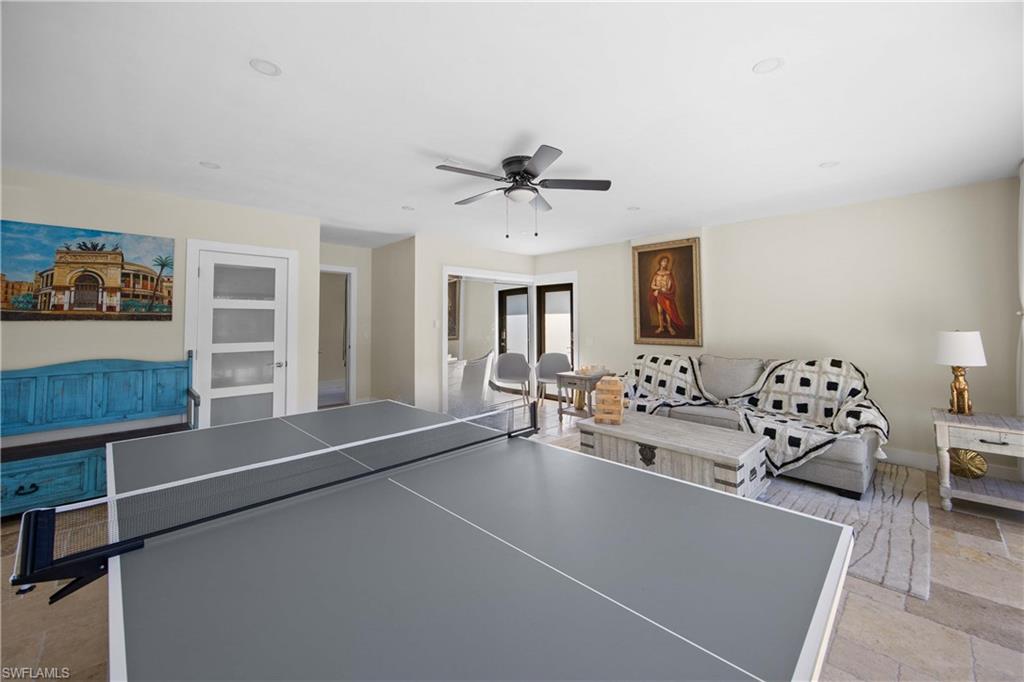 OAKES ESTATES - Residential Lease