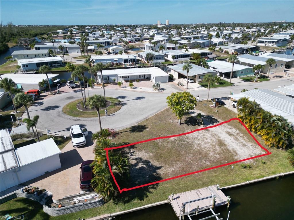 BAYSIDE ESTATES - Land