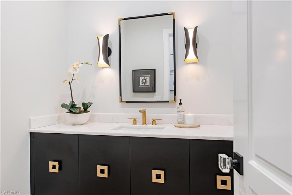 WINDWARD ISLE - Residential