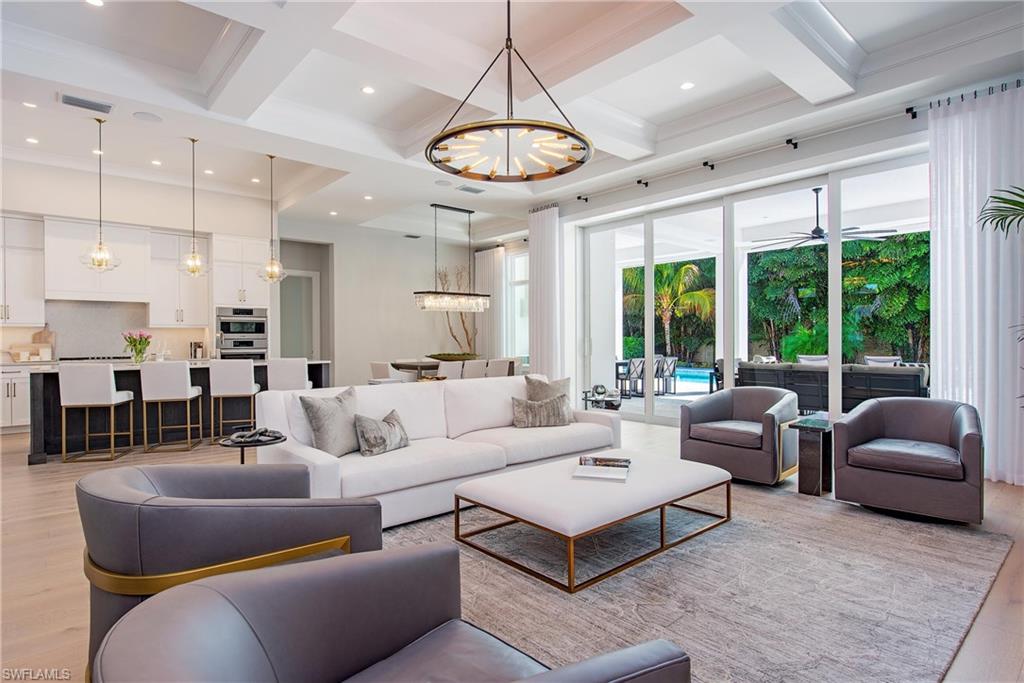 WINDWARD ISLE - Residential