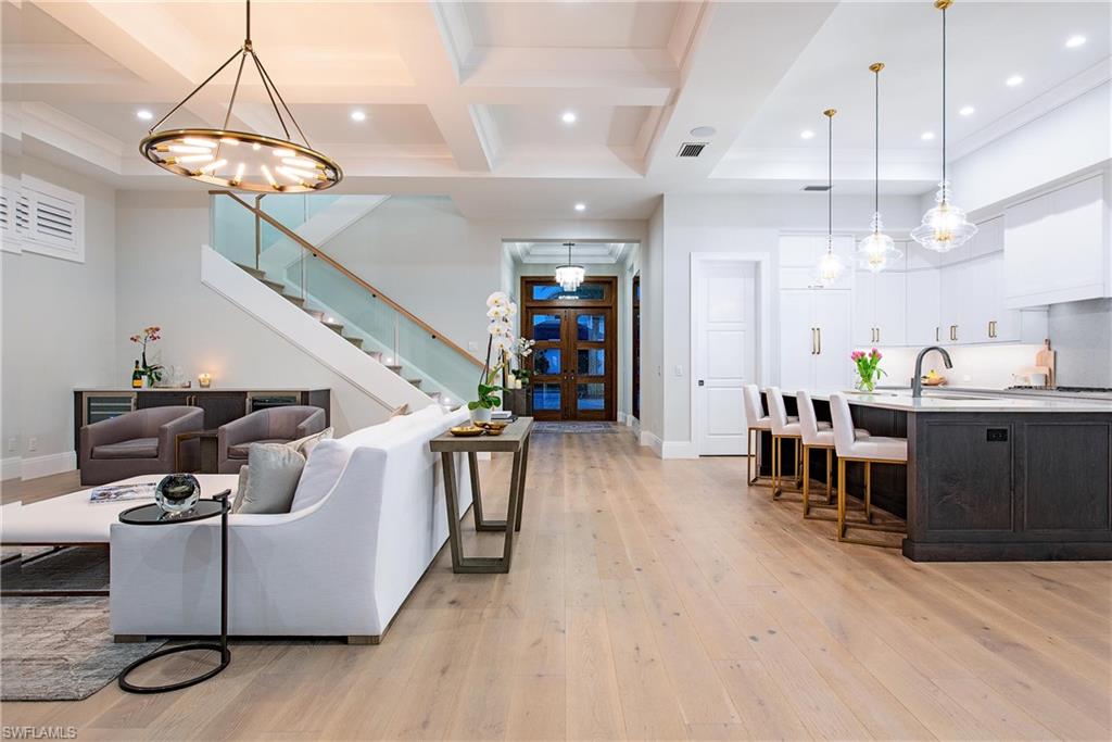 WINDWARD ISLE - Residential