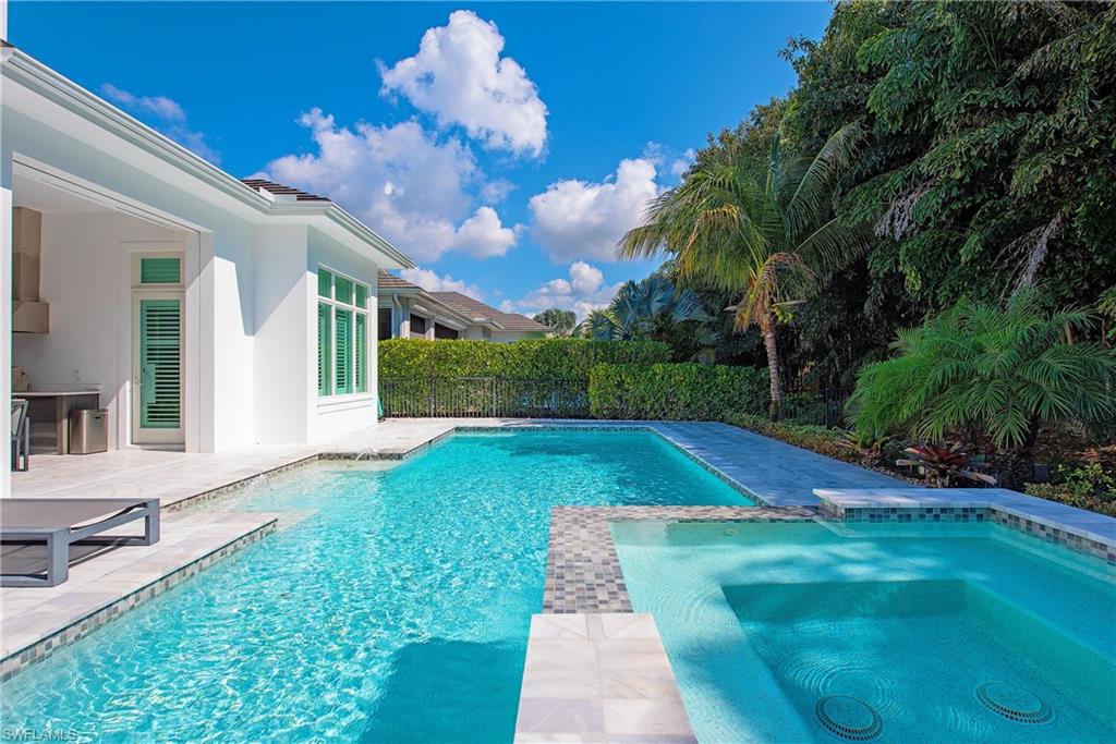 WINDWARD ISLE - Residential