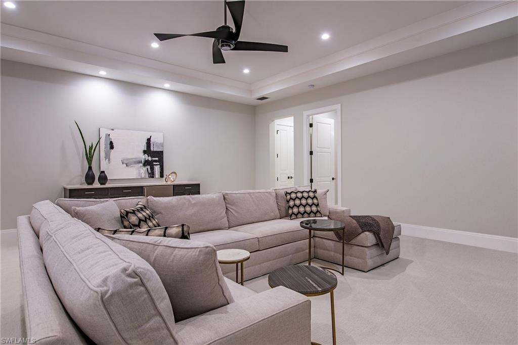 WINDWARD ISLE - Residential