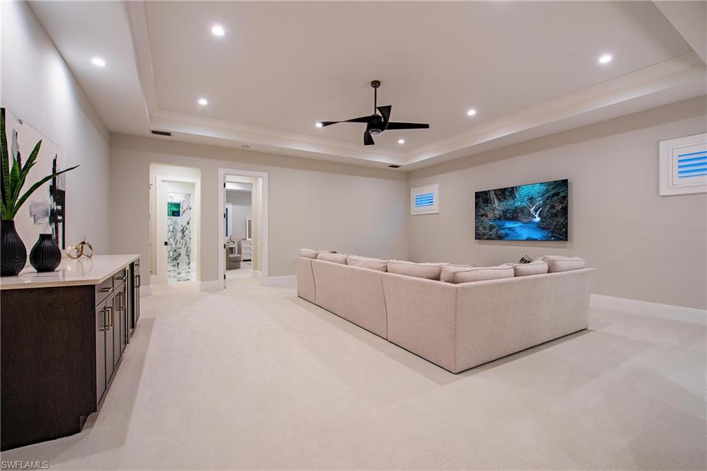 WINDWARD ISLE - Residential