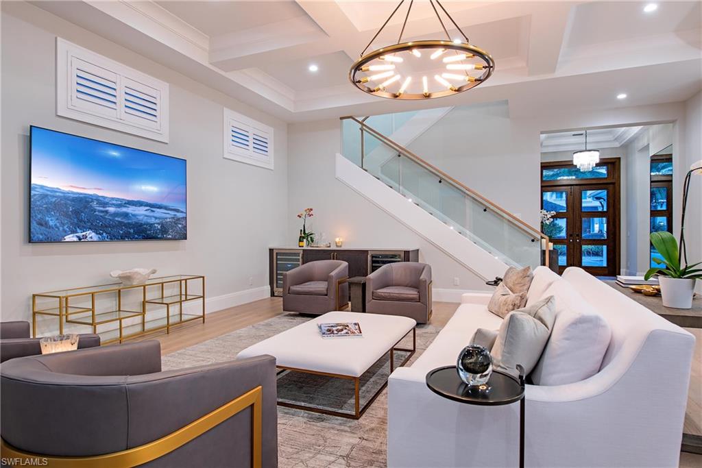 WINDWARD ISLE - Residential