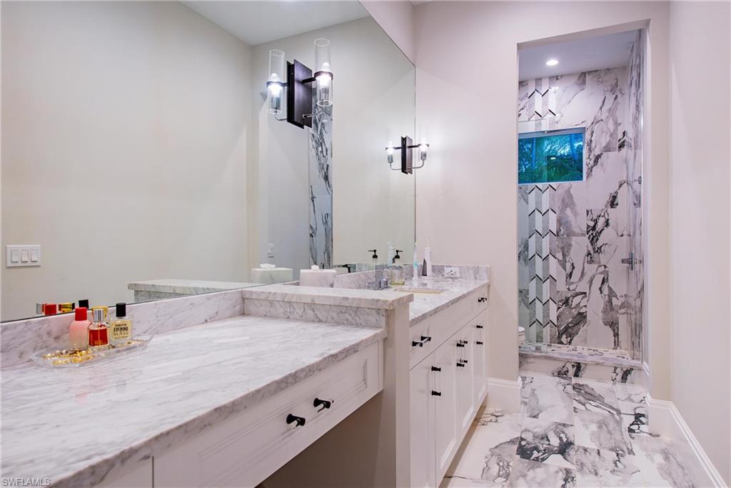 WINDWARD ISLE - Residential