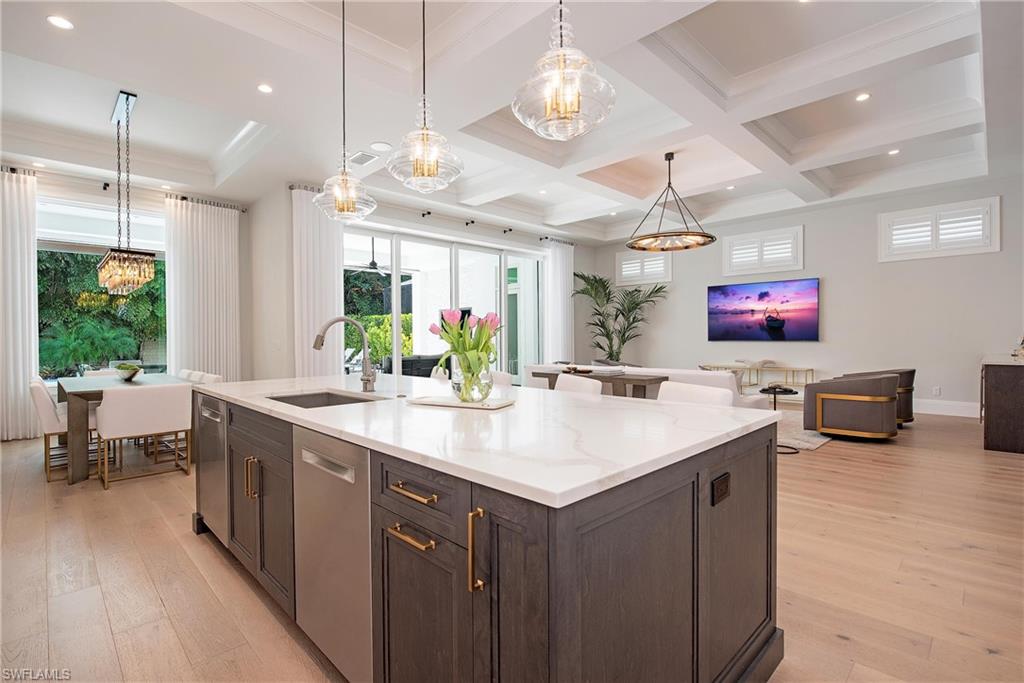 WINDWARD ISLE - Residential