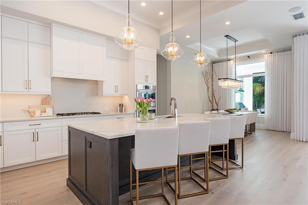 WINDWARD ISLE - Residential