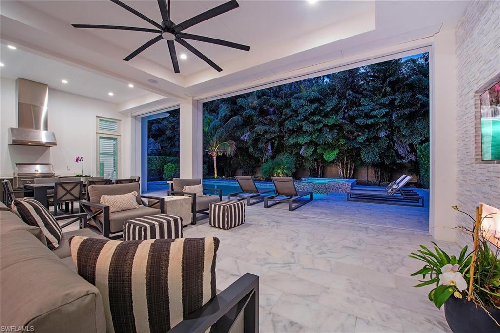 WINDWARD ISLE - Residential