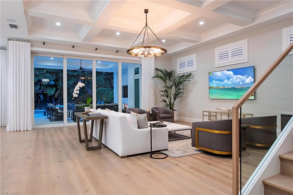 WINDWARD ISLE - Residential