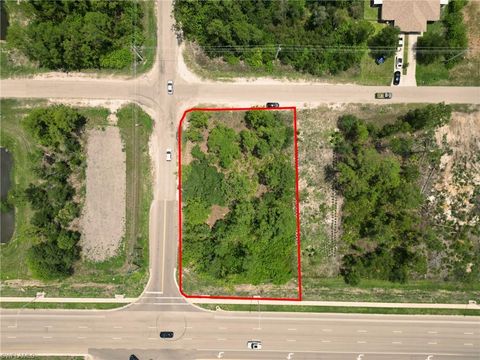 912 Meadow RD LEHIGH ACRES FL 33973