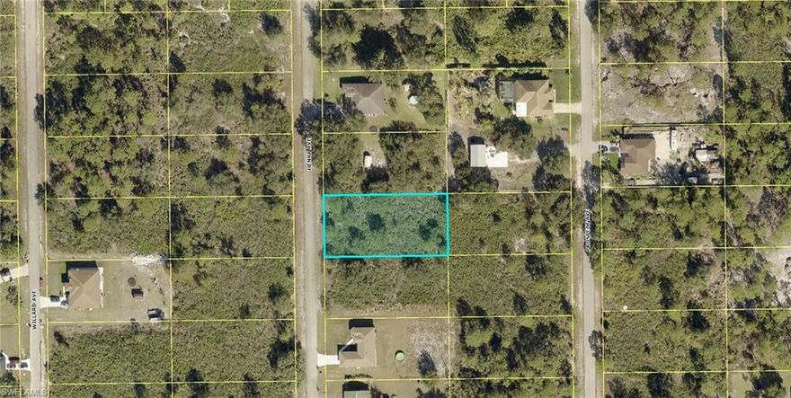 Great lot brings a quiet setting and seclusion but still offers close proximity to restaurants and shopping. Lot is mostly clear and has power to it. The seller is also a builder and would consider a lot/home package deal.