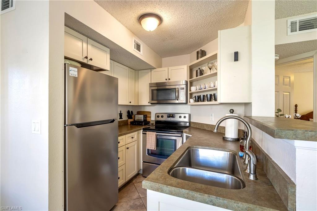 VENETIAN PALMS - Residential