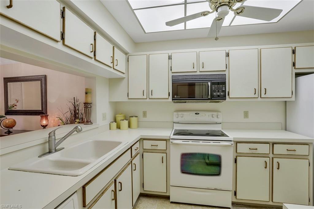 SUMMERLIN TRACE CONDO - Residential