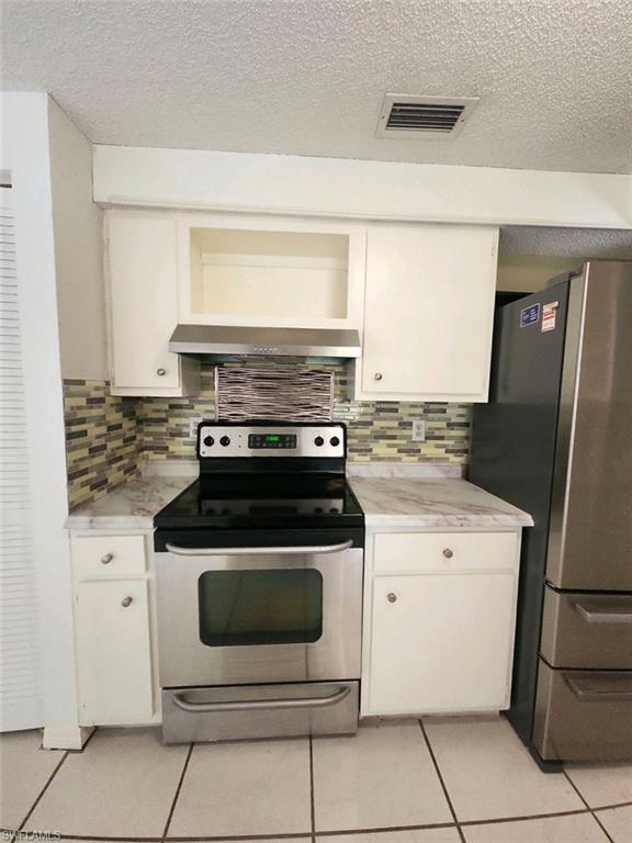 LAKEWOOD - Residential Lease