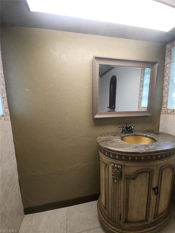 LAKEWOOD - Residential Lease