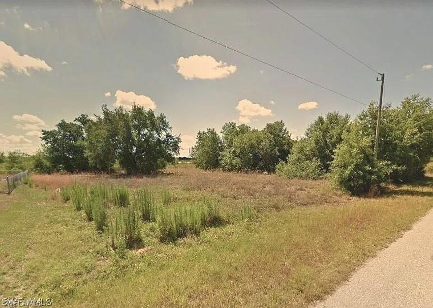 Investor Alert! Quarter-acre lot zoned RMF-10 in Peace River Shores. Build a duplex or custom home. Quiet area with well-kept homes. Convenient to US-17 & I-75. Not in scrub jay zone. Great opportunity to build or invest in growing Southwest Florida.