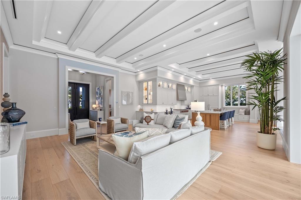 PARK SHORE - Residential