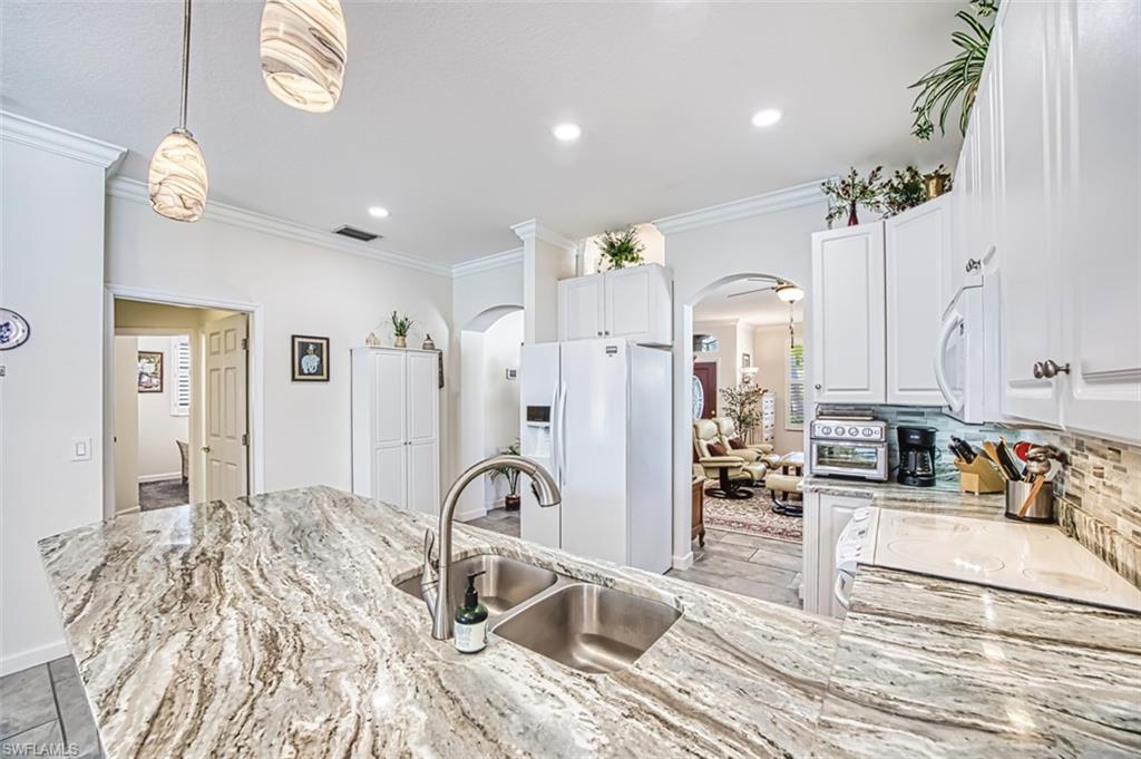 REFLECTION LAKES - Residential