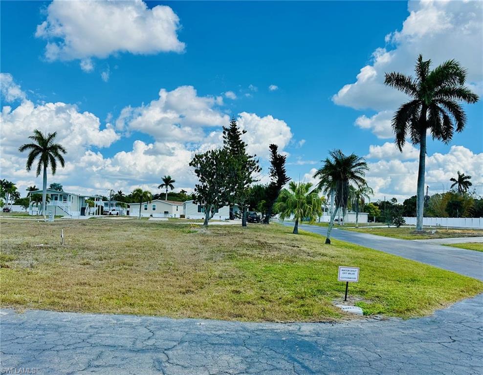 PLANTATION ESTATES MOBILE HOME - Land