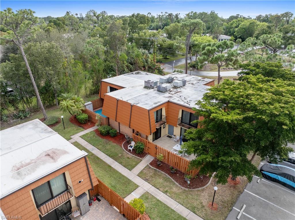 PARKWOODS TOWNHOUSE COMMUNITY - Residential