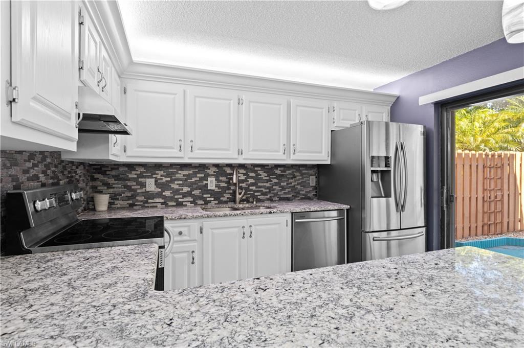 PARKWOODS TOWNHOUSE COMMUNITY - Residential