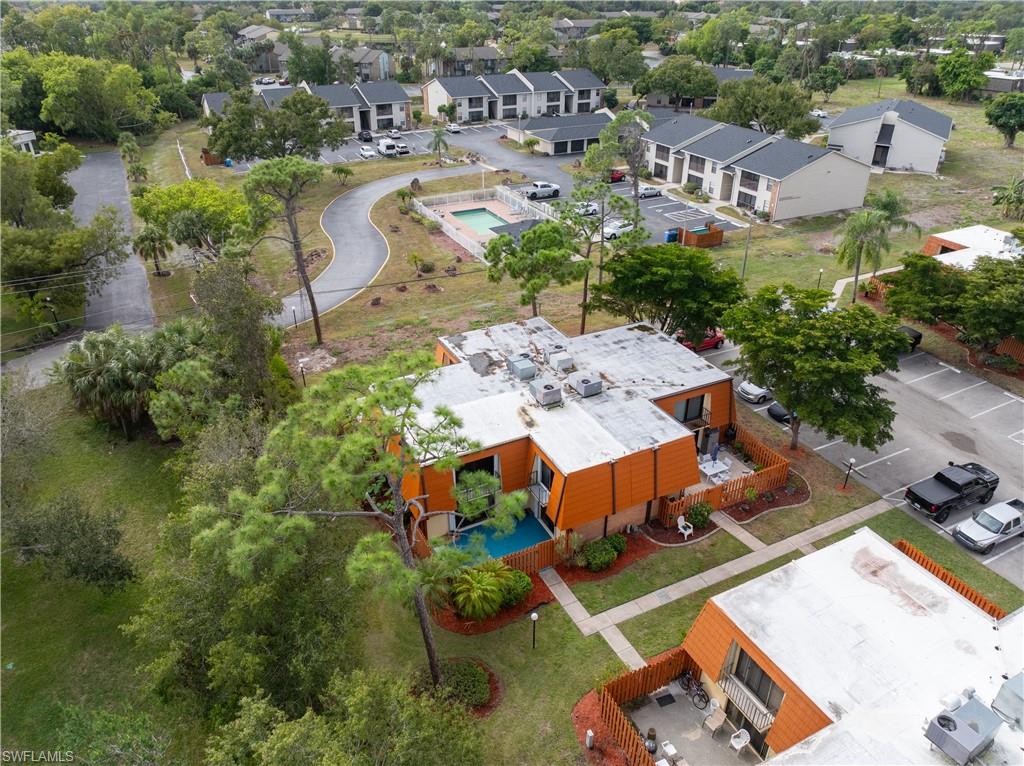 PARKWOODS TOWNHOUSE COMMUNITY - Residential