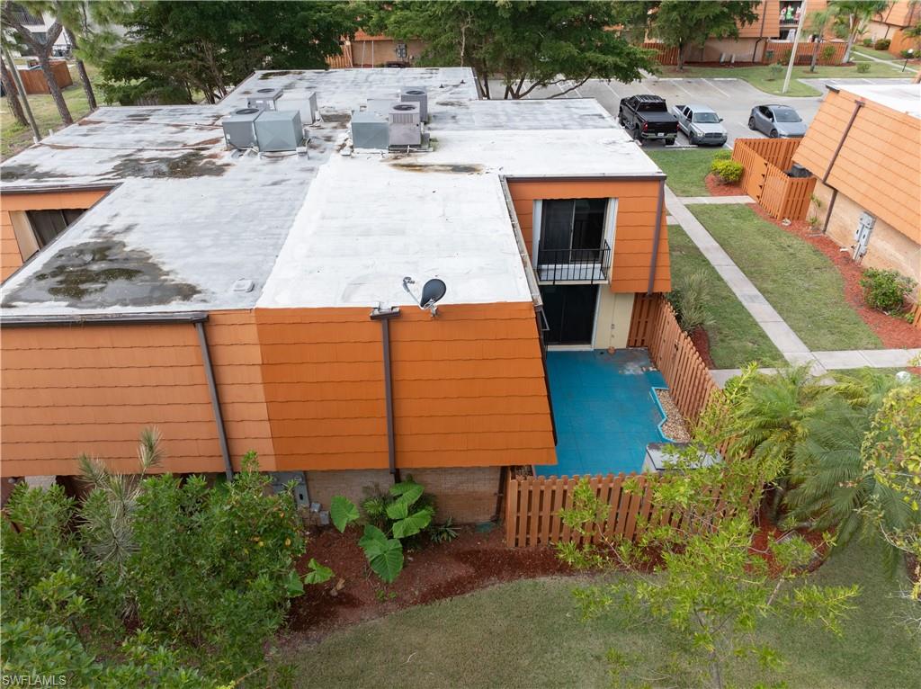 PARKWOODS TOWNHOUSE COMMUNITY - Residential