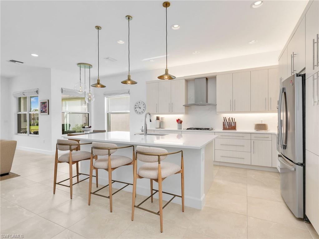 VALENCIA TRAILS - Residential