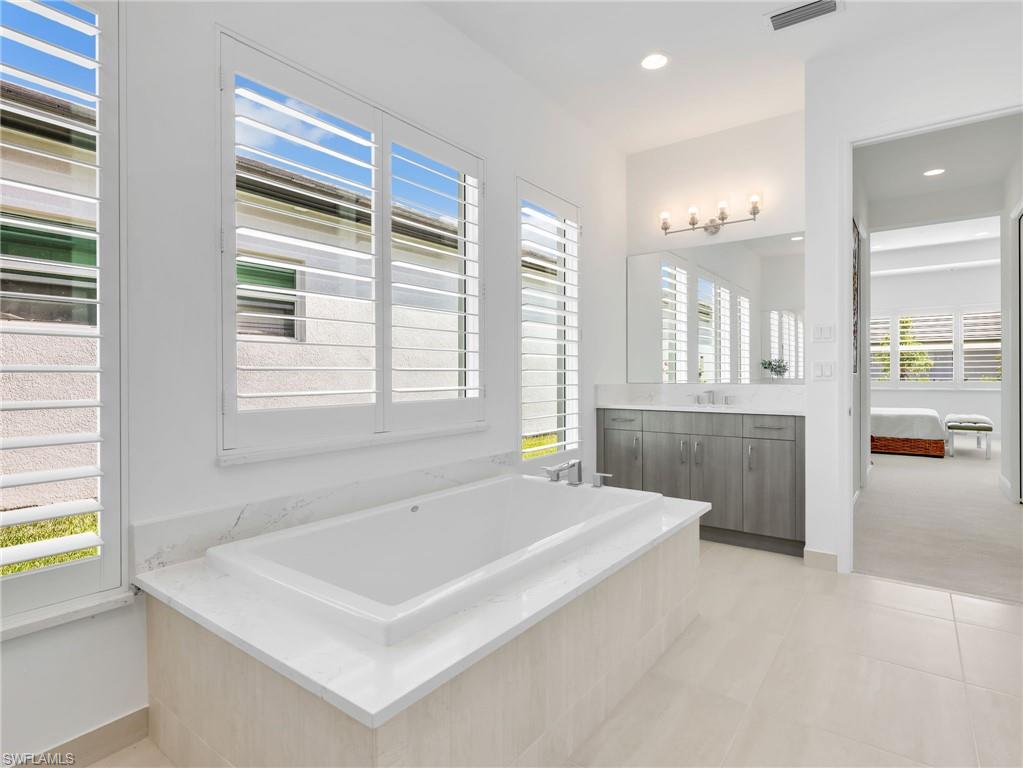 VALENCIA TRAILS - Residential