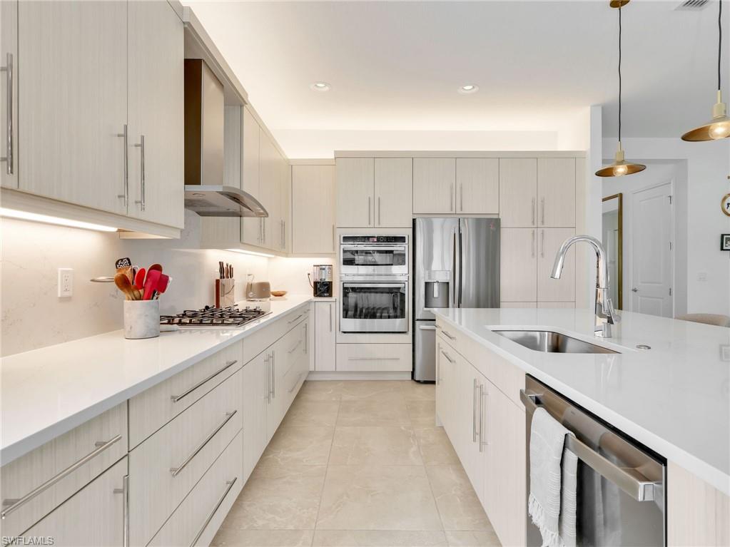 VALENCIA TRAILS - Residential