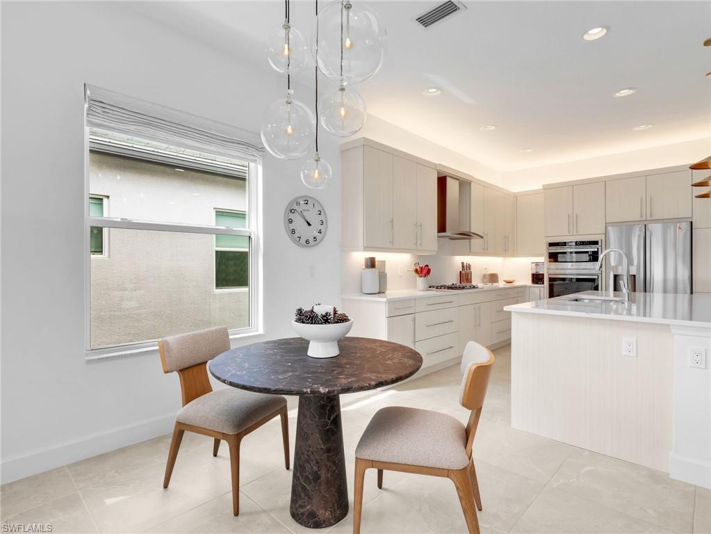 VALENCIA TRAILS - Residential