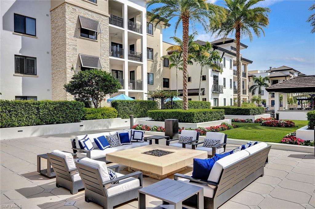 NAPLES SQUARE - Residential