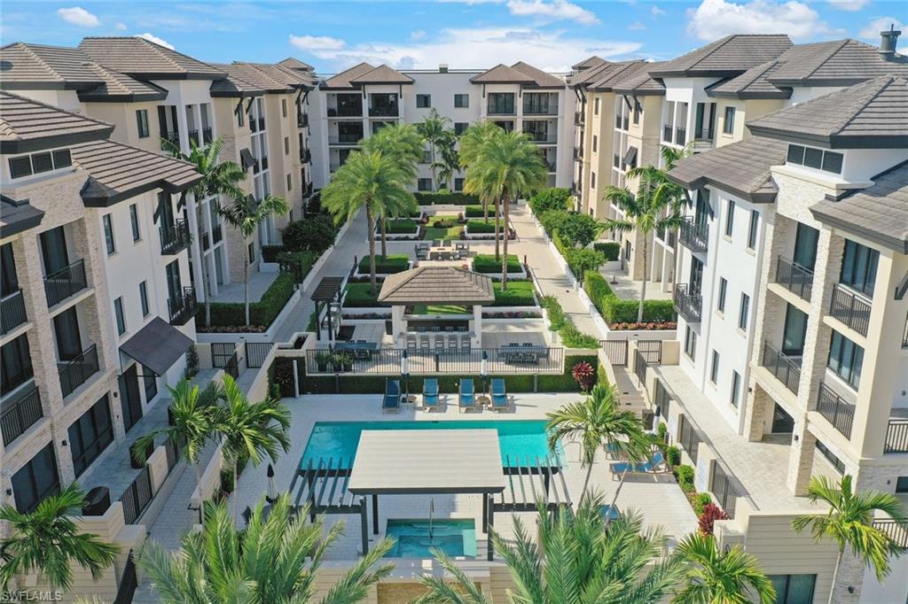 NAPLES SQUARE - Residential