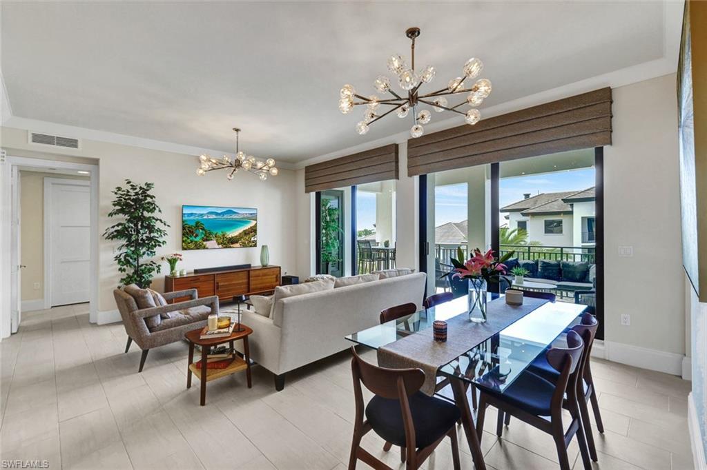 NAPLES SQUARE - Residential