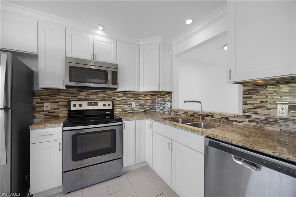 BOCA CIEGA VILLAGE - Residential