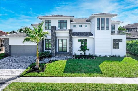 1071 Dana CT MARCO ISLAND FL 34145