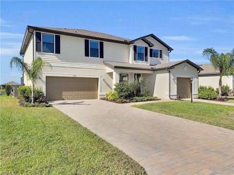 3319 Menores WAY FORT MYERS FL 33905