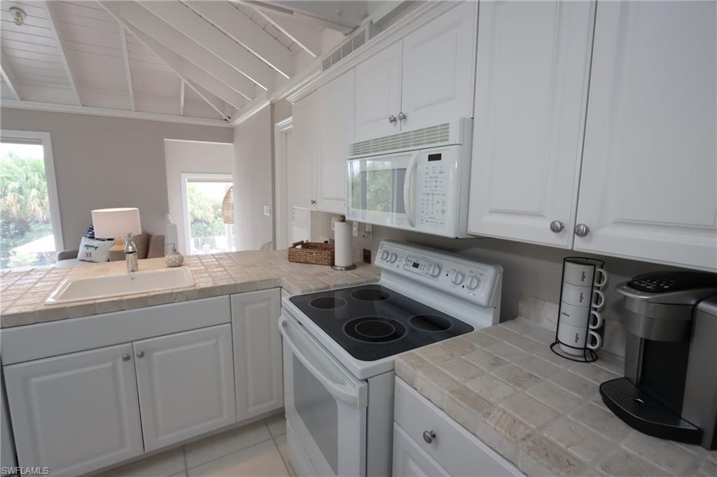 OLDE NAPLES - Residential Lease